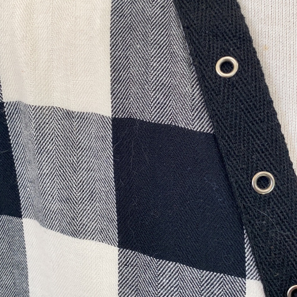 NWOT… Sexy in plaid. - Picture 3 of 8